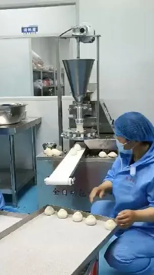Maschine zur Herstellung von Suppenbrötchen Automatische kleine gedämpfte, gefüllte Baozi-Momo-Maschine